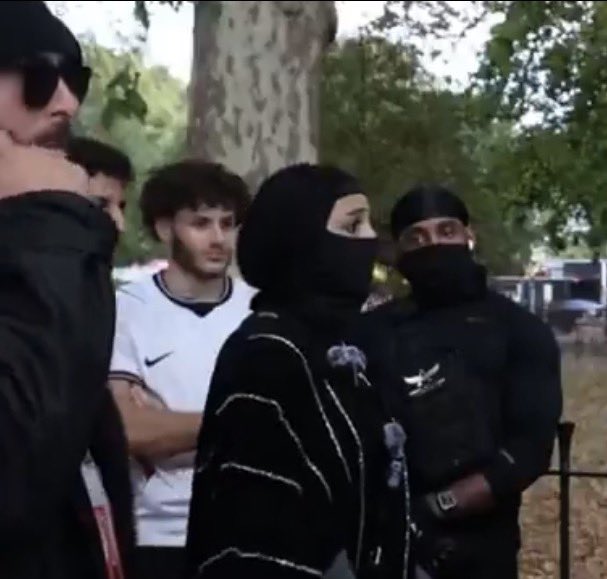 SherxaniBaban's tweet photo. You came, you gave up your Haya, sharaf and sacrificed your Awrah for views. 

You didn’t conquer anything. This is the BS I’m talking about when it comes to these TikTok personalities. 

Security guard was looking you up and down and your main concern was the discussion. 

And the 2 melts behind you, Anas and Muslim apologetic were watching like little kids. 

That Muslim apologetic still hasn’t repented for his taking from Safar al Hawali and his sitting with known Khawarij, and his views on the Mamlika.