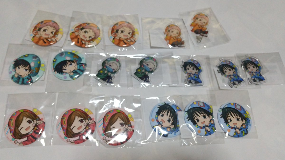 kurosaki5121's tweet photo. 【交換・譲渡】呪術廻戦 まるくじ デコラパーカー 　缶バッジ　アクキー

提供）虎杖・伏黒・釘崎・乙骨・狗巻、五条（★大人、☆高専）、◆夏油

求）定価+送料　
交換：大吉大人五条

1枚目は3枚目より同数引取要。

特典：一定数引取の方へお付け可能。特典希望はお申し出下さい。引取数→ https://t.co/gRHps3icjv