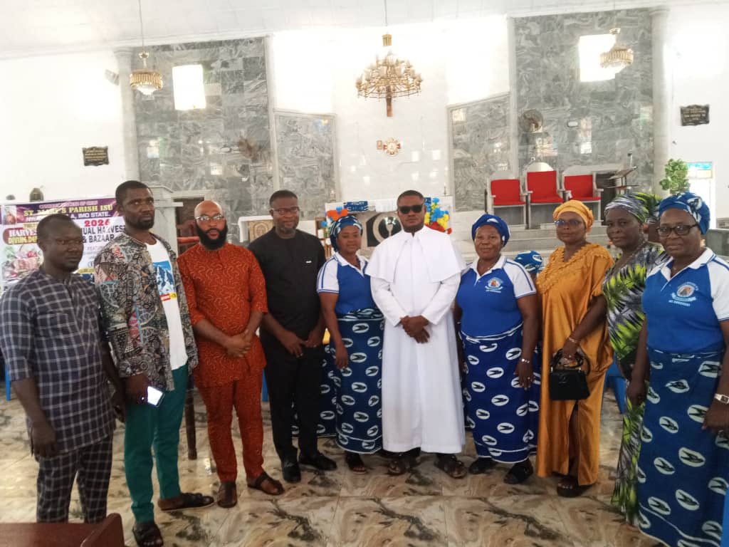 BarrDaviesIK's tweet photo. Some of our party and  Structure leaders were at St. Mary's Umuorlu to familiarize with the Women at the August meeting 
#imostate #politics #ndc #peterobi https://t.co/gTLE0RSBpQ