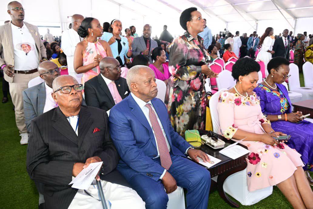 TheKPOSA's tweet photo. Hon. Kasole seated next to the former Prime Minister Amama Mbabazi. https://t.co/qauZCkSbNq
