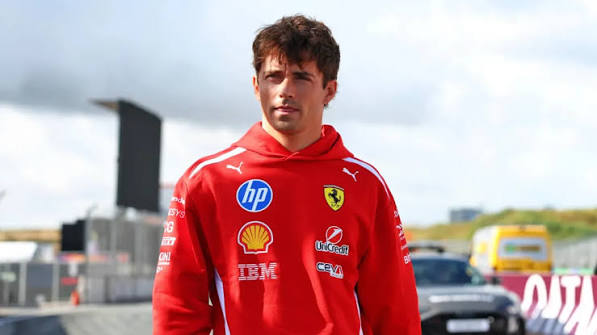 TheCentralf1's tweet photo. LOBATO CARGA CONTRA LECLERC

“Le cuesta ser hombre de equipo y eso le ha hecho perder el podio a Hamilton”.

Asegura que Leclerc no obedeció una orden de equipo, provocando que Ferrari tuviera que llamarle a boxes y que Hamilton perdiera 3-4 segundos.

📰 @alobatof1
#F1 #DutchGP https://t.co/WFtX2MJzcd