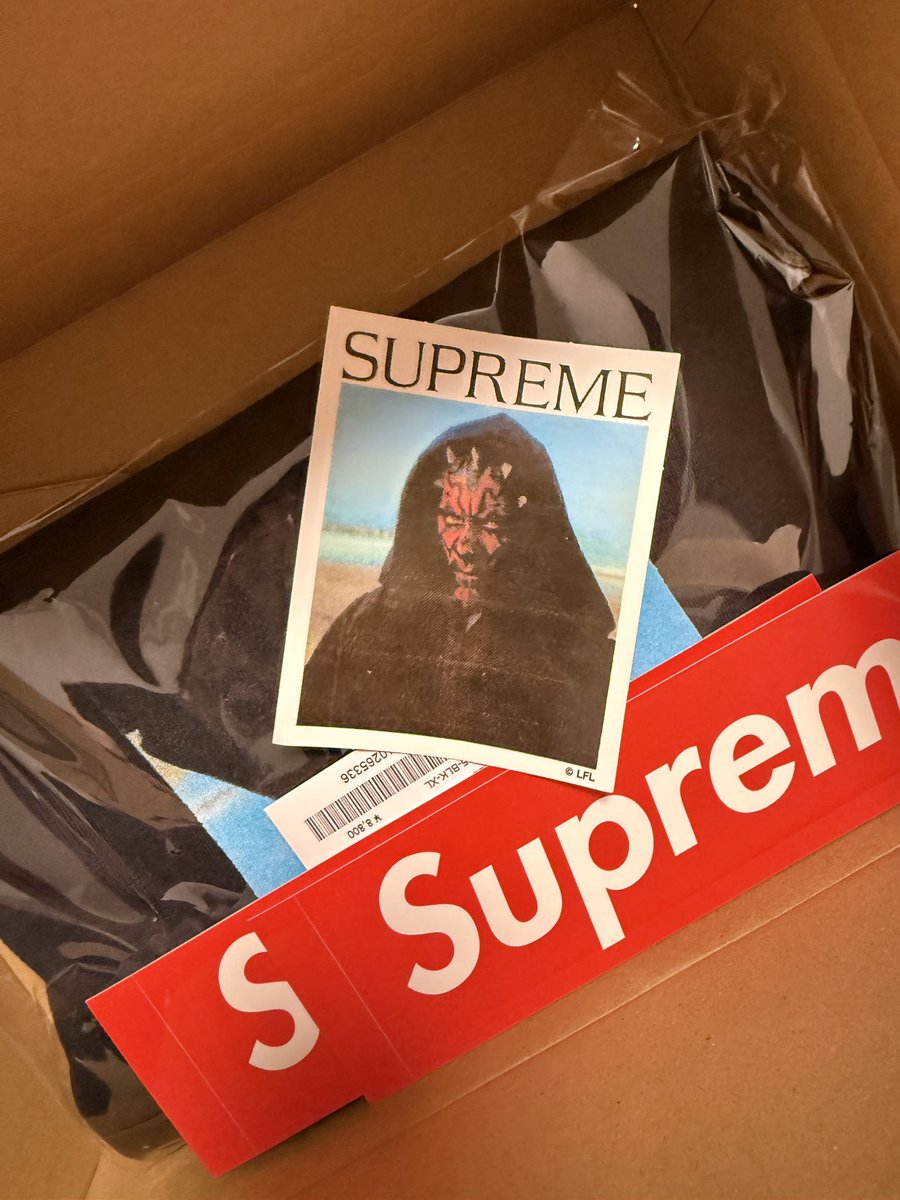 tOFo7GdEqFXr4OD's tweet photo. これもしかして運いい？
#supreme https://t.co/otLNPhwGlQ