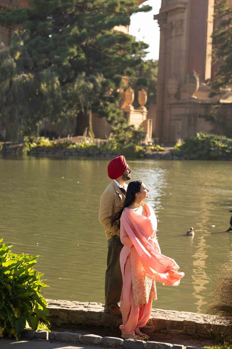 SufiSartaaj's tweet photo. ਜਿਸ ਤੇ ਨਜ਼ਰਾਂ ਨਾਲ਼ ਮਾਹਤਾਬੀਏ ਤੁੰ ਚਾਨਣ ਦਿੱਤਾ ਡੌਲ੍ਹ !
ਮੇਰੇ ਚਾਰੇ ਪਾਸੇ ਇਸ਼ਕ ਦੀ ਕੋਈ ਮਹਿਕ ਗਈਂ ਏਂ ਘੋਲ਼ !
ਨੀ ਕੋਈ ਦਵੇ ਸੁਨੇਹੇ ਪੌਣ ਨੂੰ , ਕਿ ਤੈਨੂੰ ਅੱਖੀਆਂ ਰਹੀਆਂ ਟੋਲ੍ਹ !
ਕਿ ਦਿਲ ਧੜਕੇ ਇਉਂ ‘ਸਰਤਾਜ’ ਜਿਵੇਂ ਕੋਈ ਲੋਰ ‘ਚ ਵੱਜਦਾ ਢੋਲ !
ਓ ਨੀ ਮੁਰਗ਼ਾਬੀਏ.. ਸੁਣ ਕੇ !! 💗

𝓝𝓪𝓬𝓱𝓭𝓲 𝓓𝓪 𝓙𝓱𝓾𝓶𝓴𝓪💃{𝘛𝘩𝘦 𝘍𝘢𝘭𝘭𝘦𝘯 𝘌𝘢𝘳𝘥𝘳𝘰𝘱} 𝕍𝕀𝔻𝔼𝕆 𝗢𝘂𝘁 𝗡𝗼𝘄 from The Album 𝓟𝓔𝓡𝓕𝓤𝓜𝓔𝓓 𝓜𝓞𝓜𝓔𝓝𝓣𝓢💗

https://t.co/GvTMcRFv4D

#nachdidajhumka #perfumedmoments #satindersartaaj