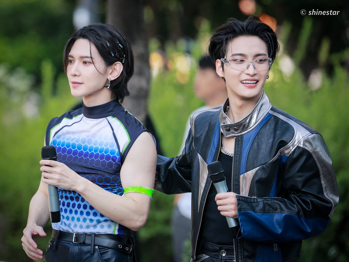 shinestar403's tweet photo. 230622 일일팬매

#ATEEZ #에이티즈 #SEONGHWA #성화 
#YEOSANG #여상 #호떡즈 https://t.co/VCz2V0nLgq