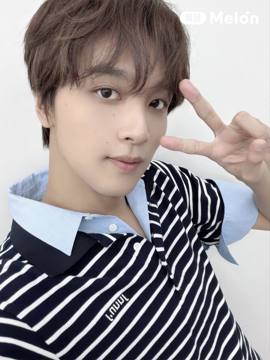 melon's tweet photo. 시즈니를 위해 멜론이 준비한
NCT 127 독점 셀카가 도착했습니다📸
🍈 https://t.co/dnaf4Im9is

@NCTsmtown_127
#멜론 #Melon #스포트라이트
#NCT127 #BLINGY 
#NCT127_BLINGY https://t.co/TKGdqxWRNv