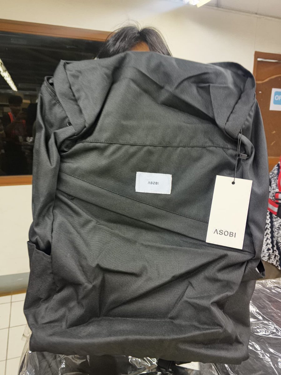 sitikusurfa_'s tweet photo. Adaaaa tas nya juga nih gais 75k nett/pcs yaaa. Untuk nama brand nya sesuai di foto. Yang minat dm ya https://t.co/f9NKA6yqJw