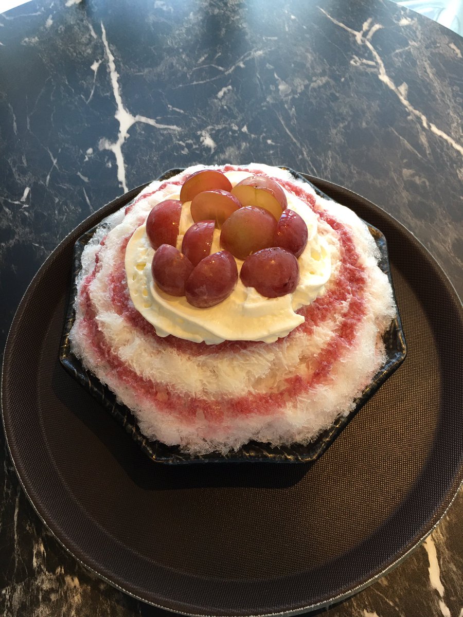 sakusakusoru's tweet photo. お久しぶりの金蓮花さん💐

駅前のテラスで、アールグレイとラズベリー☕️
アールグレイ際立っておるよ😋
小ぶりなのもよき😌🍧

本店で紅い宝石❤️✨
構成がシンプルなんで、クィーンニーナをしっかり味わえまする🍇☺️ https://t.co/iCTQTSYm9x