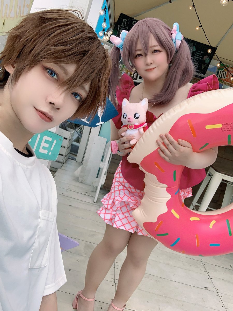suamacos's tweet photo. ※コスプレ/cosplay
先日ひな太さんとどんちゃんと久しぶりにtkyiしてきた〜😊
夏のゆいちゃん可愛すぎた😭😭
サマバケ衣装、脅威のチェック柄リボン叩きマンだったので、ゆいちゃんのチェック柄たくさん見て褒めてあげていただけませんか…😭
(リボン叩きすぎでスカートパキパキだったよ…😇) https://t.co/tg80r43COF