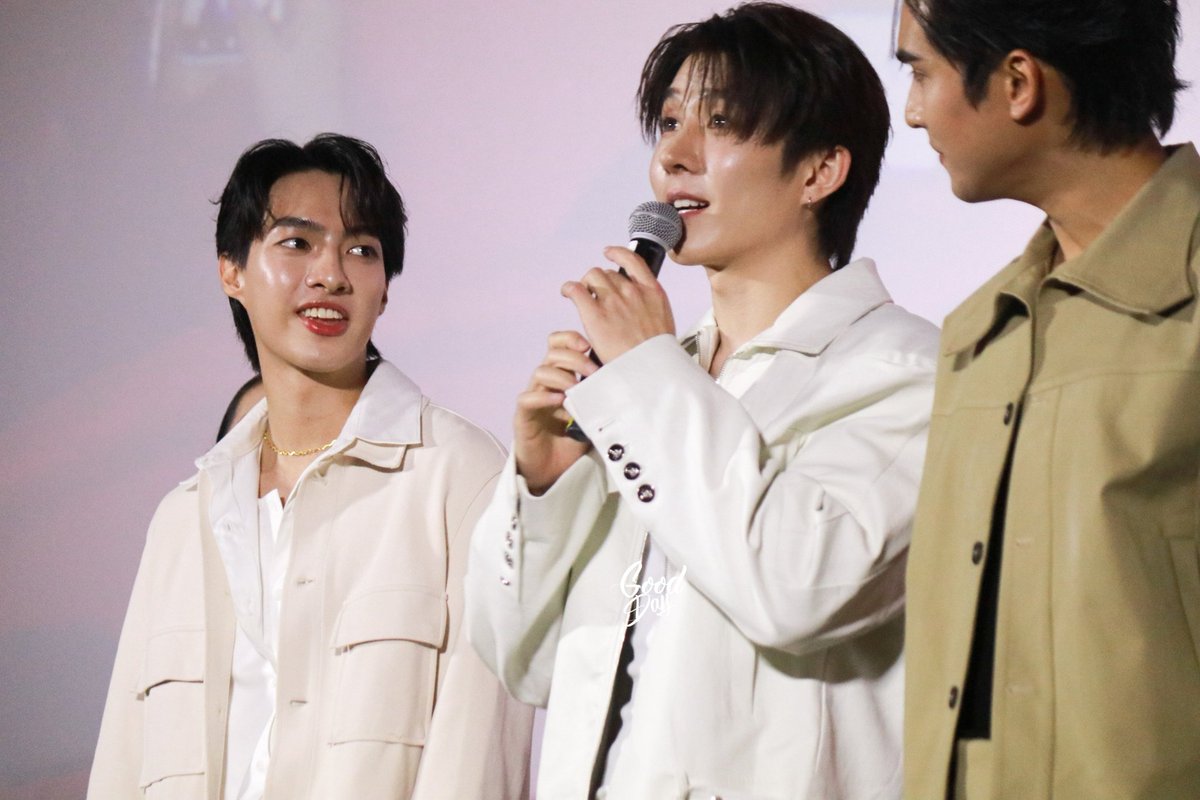 1994_Goodday's tweet photo. จังหวะของคนที่รู้ทันสาววาย ไม่ชอบเลยยยยยย ..( ชอบ ) 55555555 // มุมนี้ของน้องหลงทั้งสวยทั้งหล่อเลยอะ
#WhenLightFadesFinalEP
#แสงดาวแสงศรัทธา
#บาสหลงชาง #BasLhongchang
#Basvpr #Remembas #Lhongchang https://t.co/m6Ktm2M7Ld