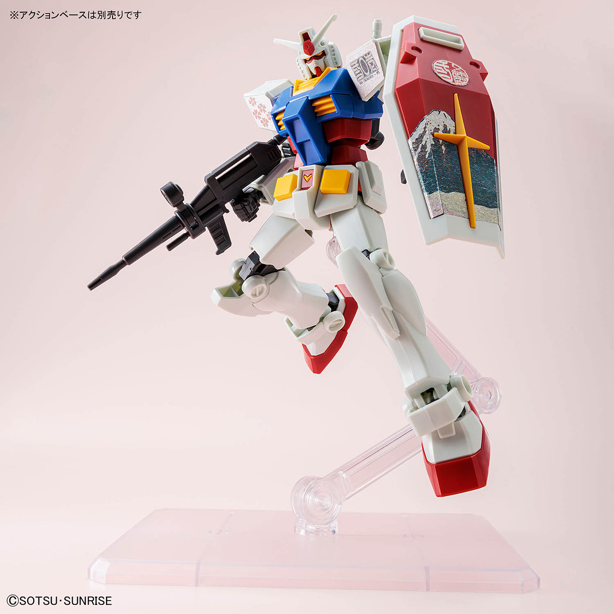 hobbywatch_jp's tweet photo. ガンプラ「EG 1/144 RX-78-2 ガンダム/ストライクガンダム/ウイングガンダム[浮世絵パッケージVer.]」のサンプル画像公開！　8月29日発売予定 https://t.co/jLhjxemsY1 https://t.co/qIpClTgcV4