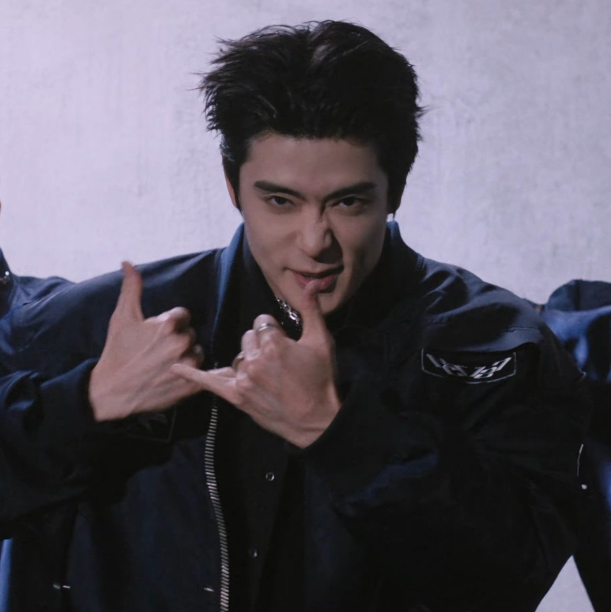 JJHLOOKS's tweet photo. woah jaehyun.. https://t.co/2icRvG4vqS