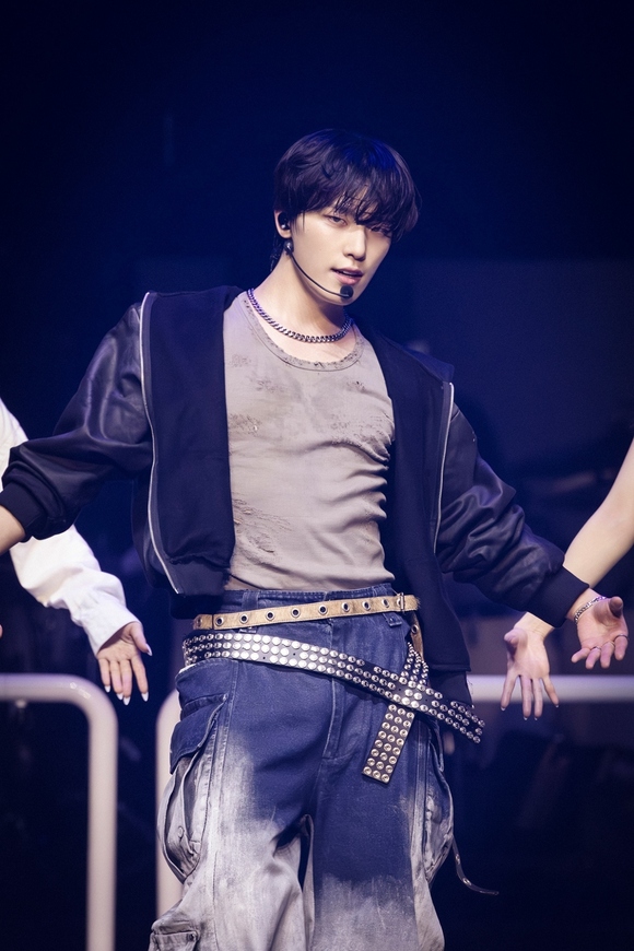 Kstyle_news's tweet photo. SEVENTEEN ディノ、デビュー後初の単独公演が大盛況！

▼収録曲「LIKE IT」MVも公開
https://t.co/pUJTmHHJKI https://t.co/prnTS0QVH8