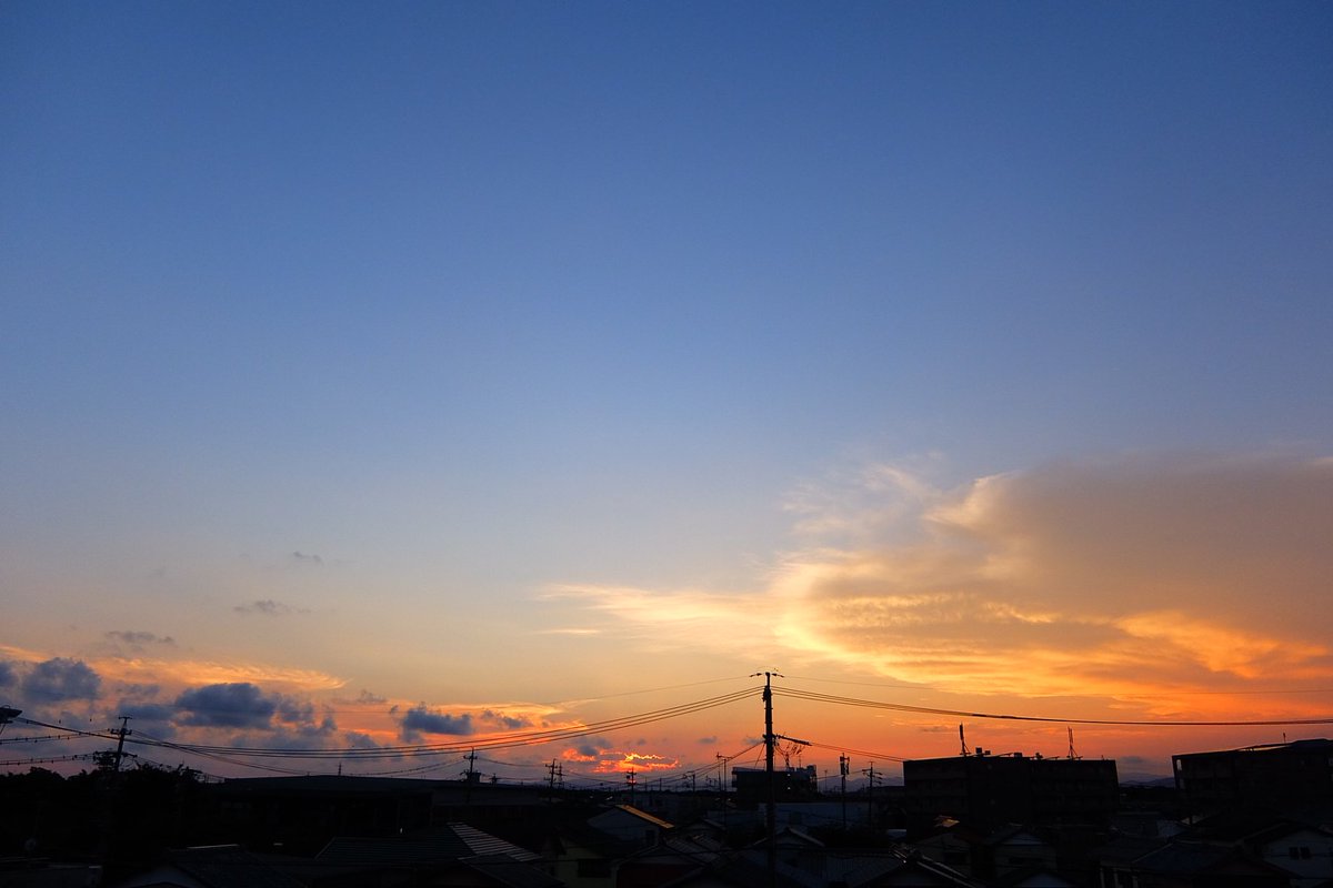 kimuchi0029's tweet photo. こんばんは。

今日も一日お疲れ様でした✨

#イマソラ
#夕暮れ

8/24/2026 https://t.co/EEGlbB7rhB