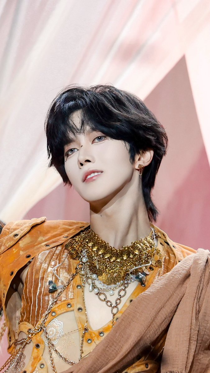 whysoshyhx's tweet photo. YOU ARE SO BEAUTIFUL I WANNA CRY 😭 https://t.co/Mr56fhTrGf