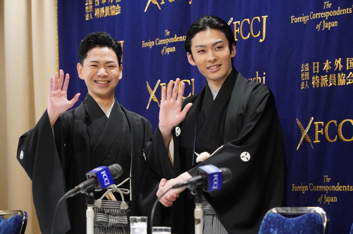 stage_natalie's tweet photo. 【会見レポート】市川染五郎＆尾上辰之助「ロンドン歌舞伎」で初の海外公演「古典の力信じて」「外から内へも成果を」
https://t.co/YKbMqQrqRt https://t.co/r2Jj6G4Alq