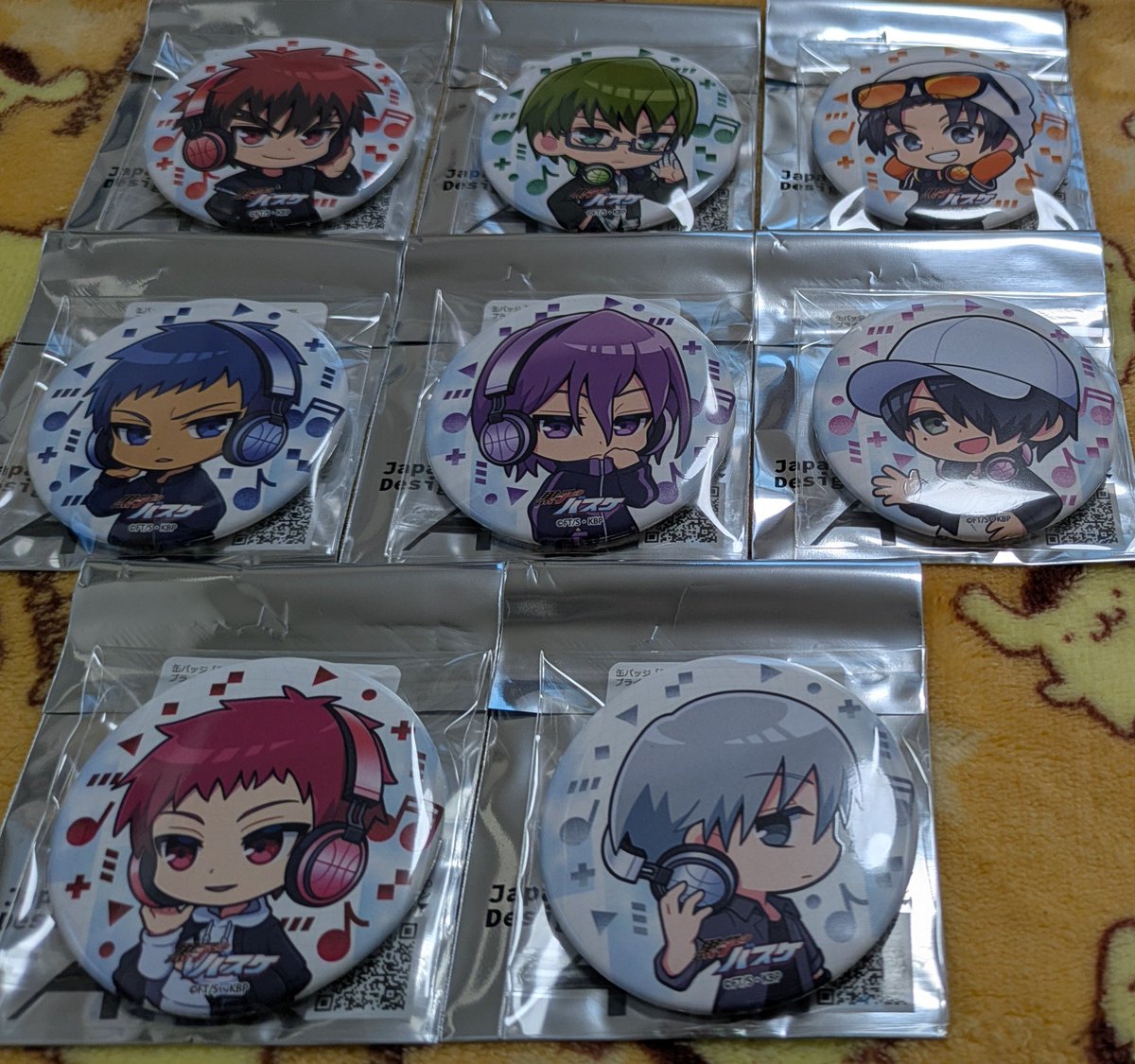 qEAt5dXKYuR8fZg's tweet photo. 黒子のバスケ 黒バス タワレコ ヘッドフォン 缶バッジ ミニキャラ

火神、緑間★、高尾✦、青峰★、紫原★、氷室、赤司★、黛⇔定価+送料又は等身缶バッジ、アクリルプレートバッジ、アクリルぷちスタンドの黒子、黄瀬(各1)との交換いただける方いらっしゃいましたらお願い致します。
↓ https://t.co/FclO5QWw0d