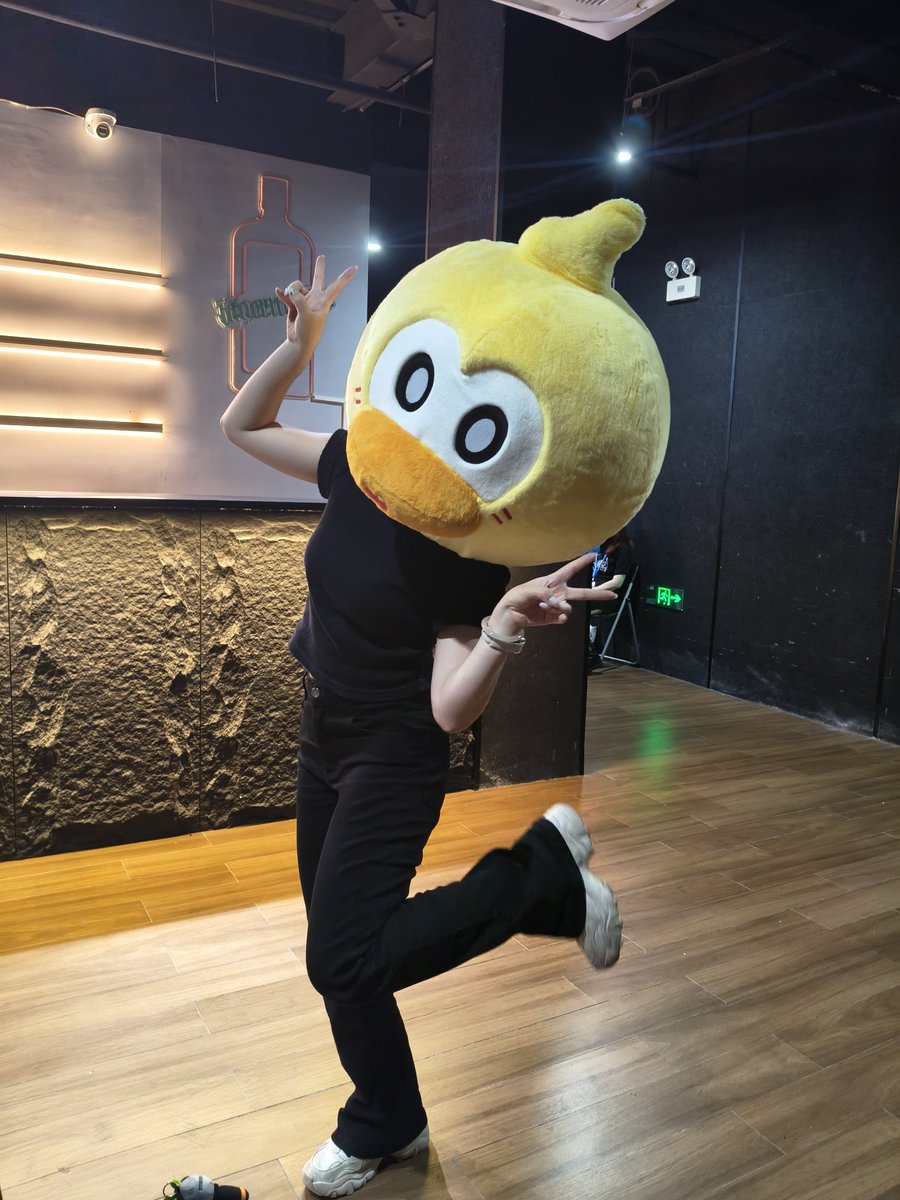 Umikotomato's tweet photo. 我又开始想念
#无期迷途 #無期迷途 #무기미도 #PathtoNowhere  #PTN ＃无期迷途livehouse https://t.co/FsRNEbDG3s