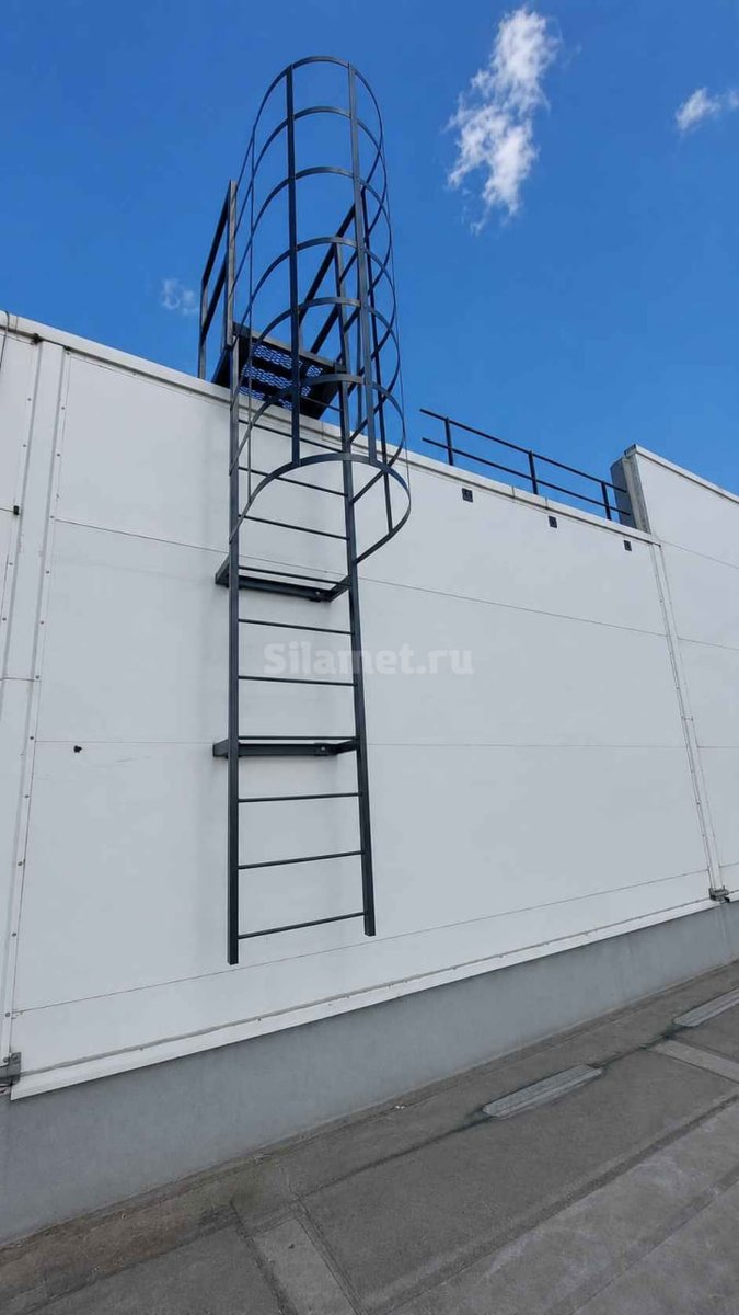 silamet_ru's tweet photo. 🏢 лестницы П1-1 и П1-2 высотой от 2,15 до 15,4 м;
🔹 кровельные ограждения общей протяженностью 240 м.
Всего в проект вошла 24 лестницы различных типов и высот.
✔️ проектирование всех конструкций;
✔️ нанесение антикор��озионного покрытия (ГФ-021 + ПФ-115);
✔️ монтаж на объекте; https://t.co/Y7ULTEop8L