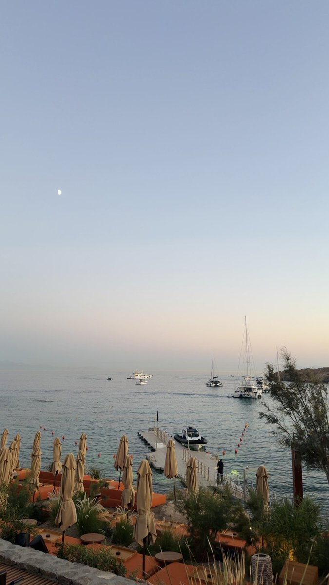 allaboutsaleh's tweet photo. Mykonos 🤍 https://t.co/2FLRCGICB4