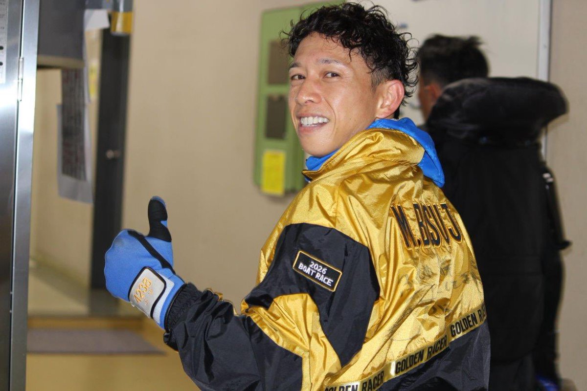 tospo_boatrace's tweet photo. 毒島誠選手✨
福留光帆さんのサイン入りレーシングスーツで特訓❣️
【明日25日開幕❣️】
桐生ボート🚤ＳＧ第72回ボートレースメモリアル👑 https://t.co/eHDNqCBD7h
