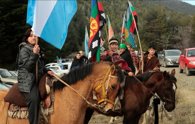 drjorgerachid's tweet photo. LOS PUEBLOS SE UNEN EN DEFENSA DE SU TIERRA

LOS MAPUCHES TAN PATRIOTAS COMO TODOS

NO DEJARÁN EXTRANJERIZAR LA PATRIA

NO AL COLONIALISMO QUE PROPONE MILEI

PATRIA SÍ ! https://t.co/vyOLd3VM9c