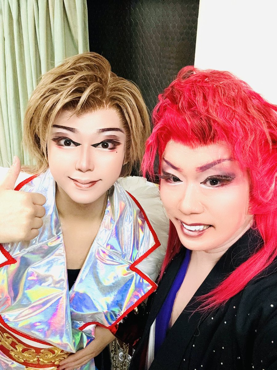 HIRYUOMI's tweet photo. 京都祇園「呉服座」にて
劇団菊太郎の皆さんと📸

本当にお世話になりました
またよろしくお願いします🥺

#梅沢菊太郎 #梅沢慎太郎 #梅沢光太郎 #劇団菊太郎 https://t.co/mpHQdvAJJQ