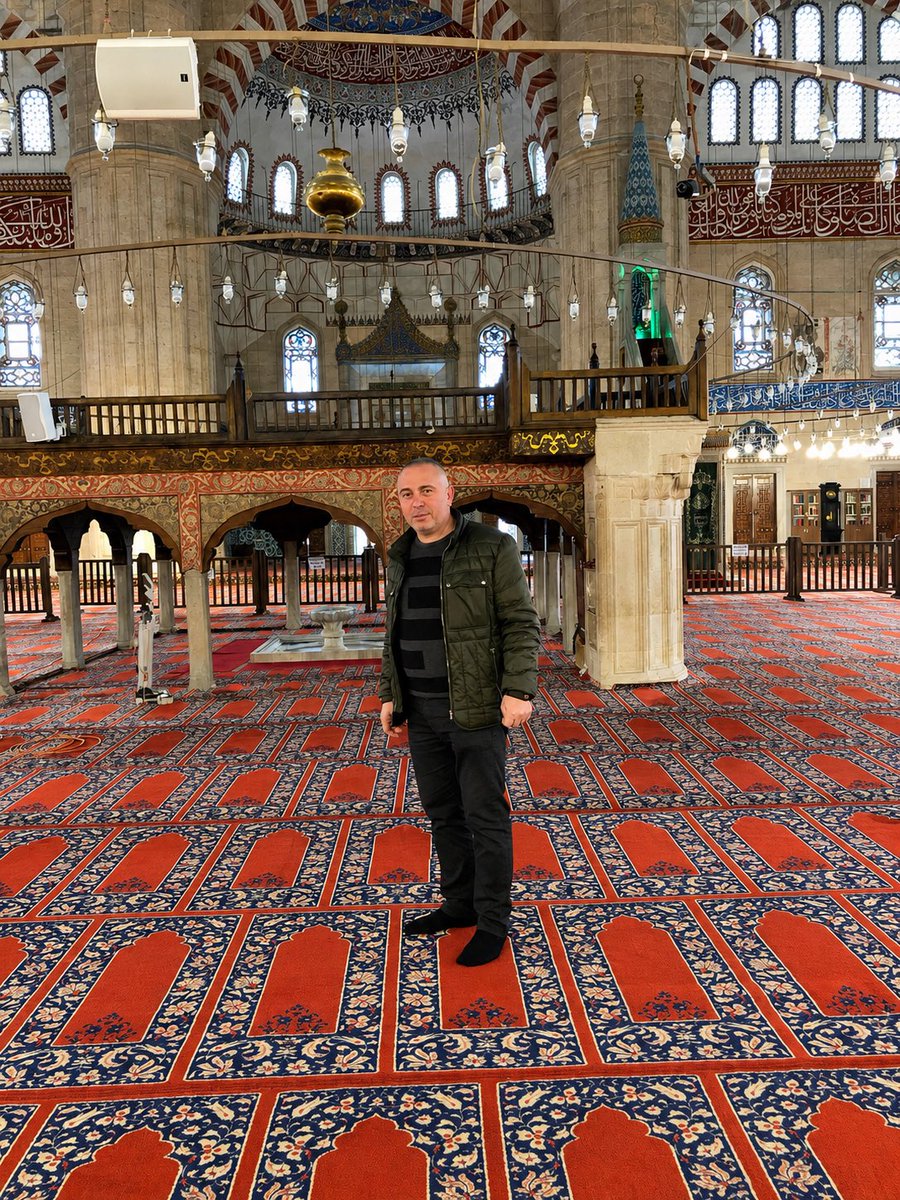 ADEM__AYDIN's tweet photo. Alemlere rahmet olarak gönderilen Peygamber Efendimiz Hz. Muhammed Mustafa’nın (s.a.v.) dünyaya teşriflerini idrak ettiğimiz bu mübarek Mevlid Kandili’nin; gönüllerimize huzur, hanelerimize bereket, hayatlarımıza sağlık ve afiyet getirmesini Yüce Rabbimden niyaz ediyorum.

Bu müstesna gecenin; başta ülkemiz ve milletimiz olmak üzere tüm İslam âlemine hayırlar ve güzellikler getirmesini, dualarımızın kabulüne vesile olmasını diliyorum.

Mevlid Kandilinizi en kalbi duygularımla tebrik ediyor; aileniz ve sevdiklerinizle birlikte sağlık, huzur ve mutluluk içerisinde nice mübarek kandillere erişmenizi temenni ediyorum.