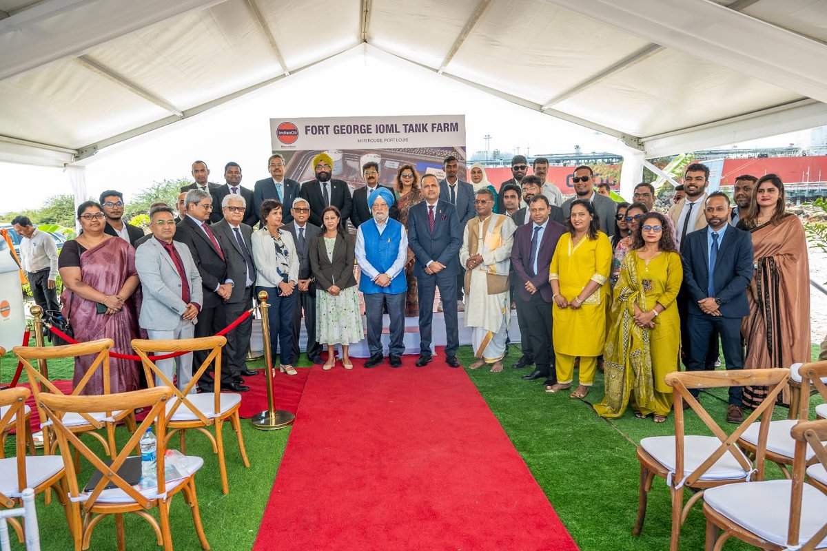 kwang_poon's tweet photo. Indian Oil is expanding its storage capacity with a Tank Farm at Fort George in line with the ambition of #Mauritius to reinforce its position as a #BunkeringHub.

The project is part of the broader program of positioning Mauritius as a #MaritimeHub along the #CapeRoute. https://t.co/RujqTIXTJF