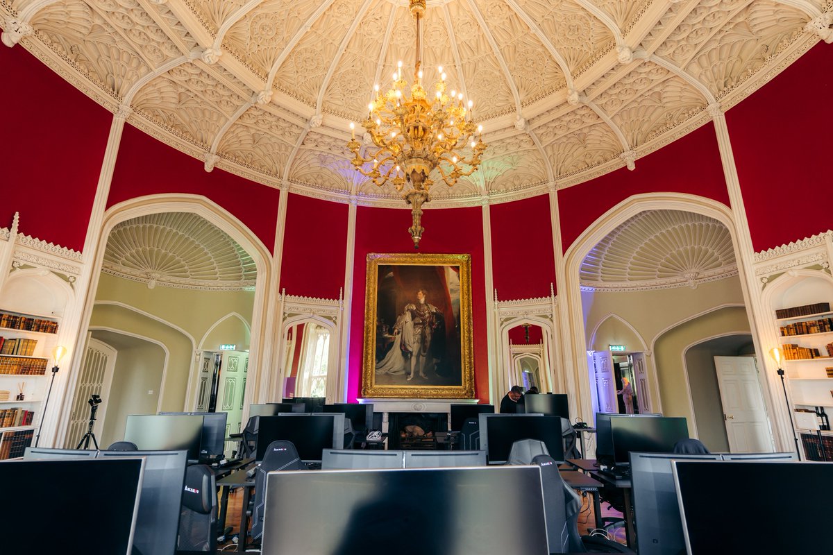 superteamIE's tweet photo. A closer look at our co-working spaces at @cstldao 🏰

Each workstation features a 32” curved display and a height-adjustable Huzaro desk, with high-speed connectivity powered by 5G and Starlink.

High-performance tech meets historic grandeur.

Only at CastleDAO 🏰

A special thank you to our sponsors & supporters:
@solana
@FCATalyst
@jito 
@JET_EUROPA_ 
@EasyA_Kickstart 
@ConfirmoPay 
@solanamobile 
@QUBelfast 
@NestiFi_ 
@post_polar_ 
@skyrisecreative 
@DrNickA 
@altitude 
@NorioVentures 
@BonkAdvisory 
@ormeau_labs 
@NI_Blockchain 
IRACE Digital
Triple Crown Digital