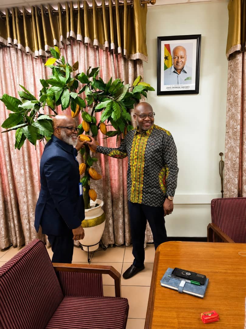 SLinghana's tweet photo. Sierra Leone’s Envoy in Accra, Ghana, His Excellency Mohamed Hassan Kaisamba, last week met with the Chief Executive Officer of the Ghana Cocoa Board (COCOBOD), Dr. Ransford Anertey Abbey, at their head office in Accra, Ghana. https://t.co/rFaEwuIv8S