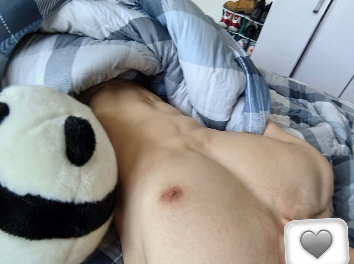 HenryLip4real's tweet photo. 练完腿只想躺平🛌 https://t.co/hrCZ3CSoQL