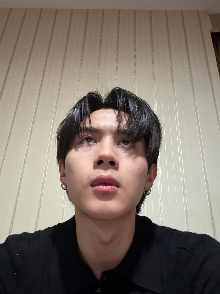 ppsaturr's tweet photo. ฮีชอบถ่ายรูปแนวนี้หรอ เฒ่ามาก526253625366353553555655555555 https://t.co/Scxx9fQkyo