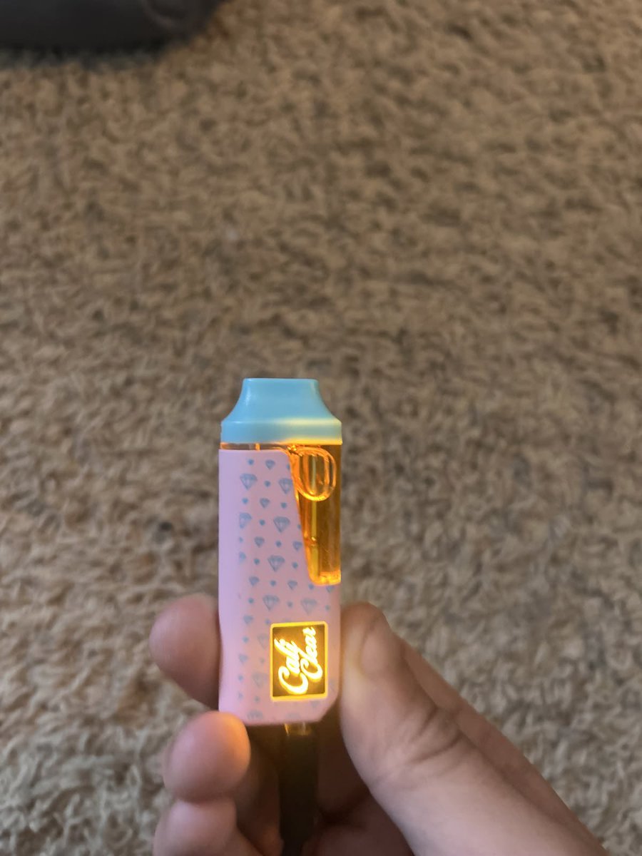 DojaPak60601's tweet photo. Peace mate, I mean no disrespect; I just want to create new connections. I have some top-shelf buds, mushies, yarts, eddies, wax, muha, geek bar, and more in stock. So, I was wondering if you would be interested in ordering some? https://t.co/a7nbXfWRP2