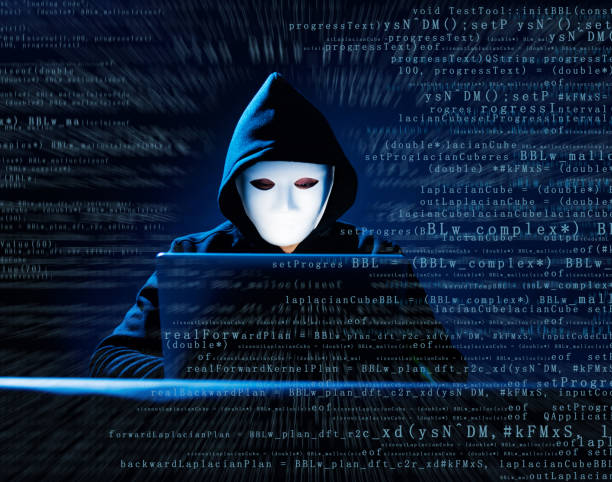 MentalidadFeroz's tweet photo. Este experto en ciberseguridad dijo:

«Si mañana piratearan mi correo, cambiar la contraseña no sería lo primero que haría. He visto a demasiada gente cerrar la puerta mientras el intruso seguía dentro».

1. Desde otro dispositivo, cerraría todas las sesiones abiertas y protegería primero el correo de recuperación.