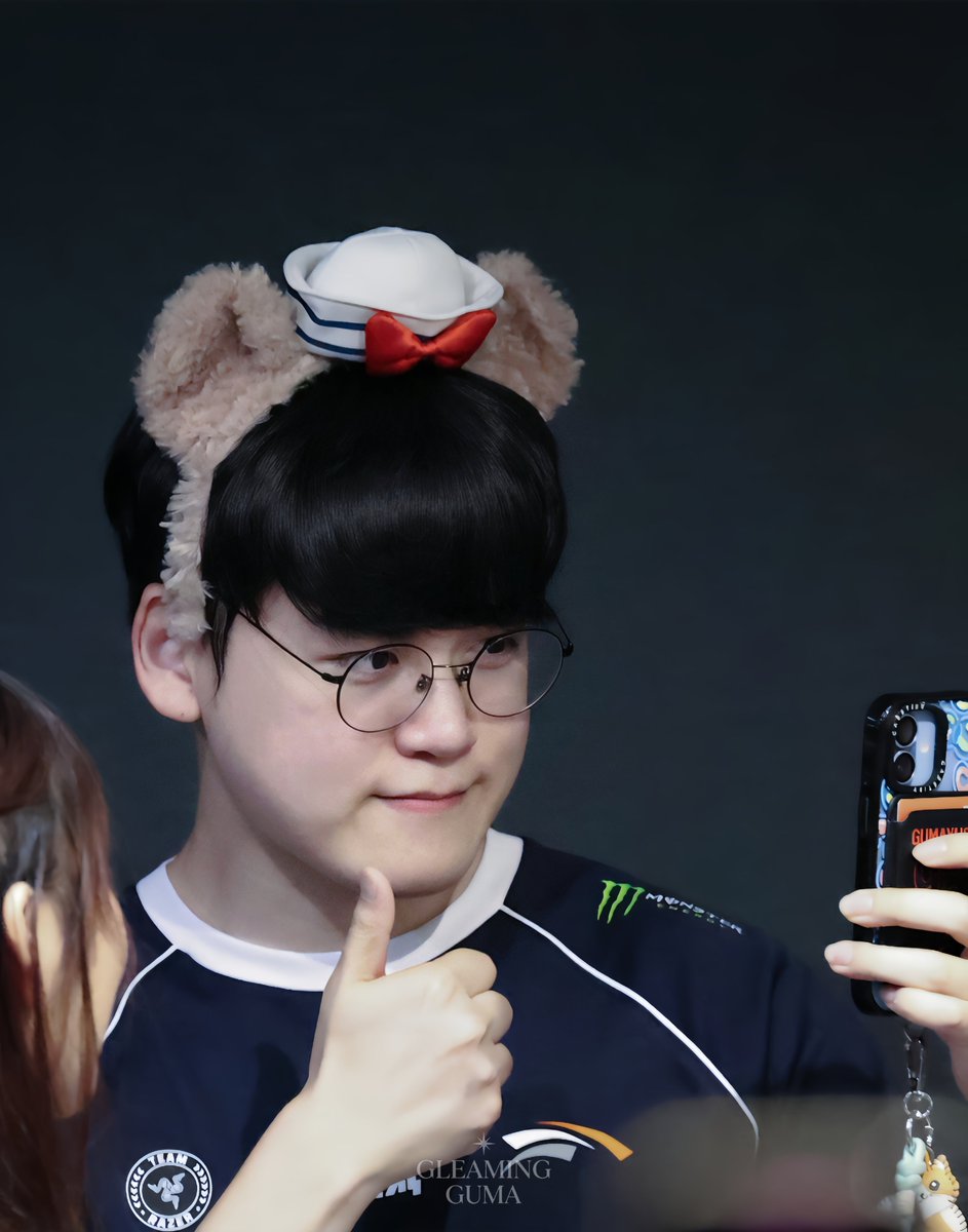 gleaming_guma's tweet photo. 260823 LCK FM 

곰태이 복복복

#GUMAYUSI #이민형 #구마유시 #HLE https://t.co/6zSGDkqKg1