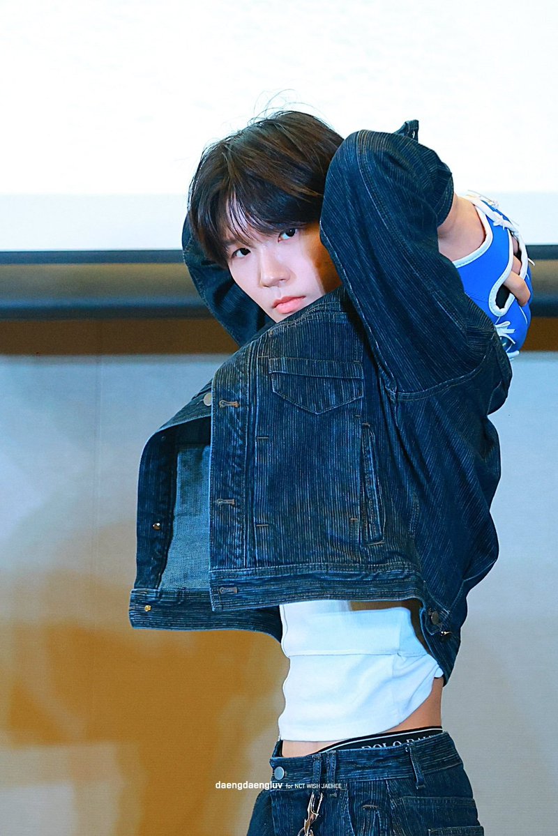 catxtree666's tweet photo. 아니 나 진짜
키180넘는 애가 
허리가 저러면 
돌아버려 https://t.co/J5nLOW3aKY