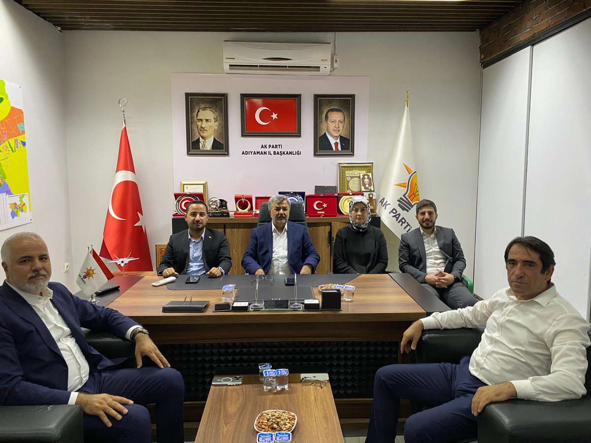 akgencadiyaman's tweet photo. İl Başkanımız Sayın Av. Ekrem Çadır, İl Gençlik Kolları Başkanımız Sayın Av. Hasan Ünsal, Kadın Kolları Başkanımız Sayın İlknur Tel Altıngök, Adıyaman Baro Başkanımız Sayın Av. Bilal Doğan ve kıymetli yönetimini ağırladık.

Nazik ziyaretleri ve değerli sohbetleri için kendilerine teşekkür ediyor, çalışmalarında başarılar diliyoruz.

Birlik, beraberlik ve istişareyle Adıyaman’ımız için çalışmaya devam ediyoruz. 🤝🇹🇷

#AKParti #AKGençlik #AKGençAdıyaman #Adıyaman #TürkiyeYüzyılı

@avekremcadir 
@avhasanunsal 
@ilknurtel 
#AKGençlik #AKGençAdıyaman #Adıyaman #TürkiyeYüzyılı