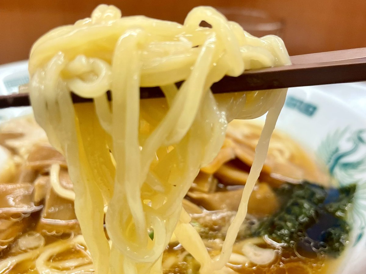 Kazuminmen's tweet photo. 久臨さんのメンマラーメンからメンマ覚醒してしまい、日高屋でメンマ増し増し。
もちろん量的に敵うわけではないがこれはこれで美味しい。
また日高屋さん中華そばでメンマ増しというのがよく分からん嬉しさもあって気分も上々です。
なんだかお腹の調子もとても良い健康食！ https://t.co/7ihwWbKSIE