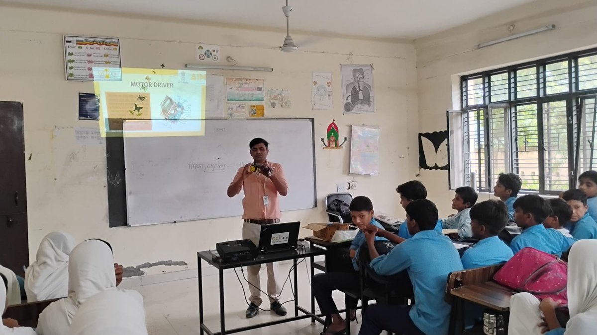 AcicMiet's tweet photo. Workshop/Seminar 24/08/2026 : One day workshop done on Hands on experience to Robotics Technology to the students of Govt. High School, Chandora, Meerut (U.P.)
#acicmiet #atlinnovation #MIET
@AIMtoInnovate @NITIAayog https://t.co/cFwrT34ziO