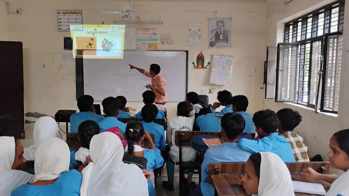 AcicMiet's tweet photo. Workshop/Seminar 24/08/2026 : One day workshop done on Hands on experience to Robotics Technology to the students of Govt. High School, Chandora, Meerut (U.P.)
#acicmiet #atlinnovation #MIET
@AIMtoInnovate @NITIAayog https://t.co/cFwrT34ziO