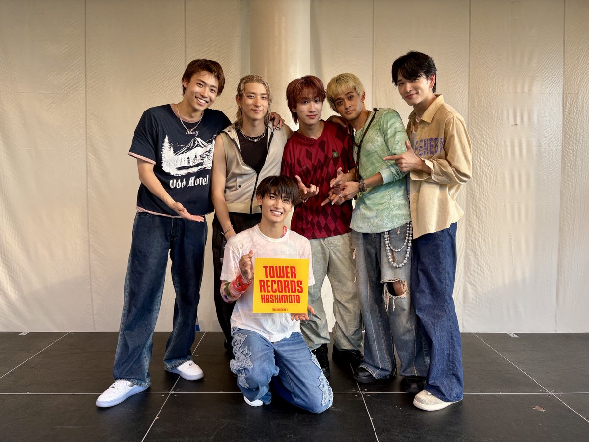TOWER_Hashimoto's tweet photo. 【＃WATWING 】

WATWING 10/21発売EPリリース記念イベント
暑い中お越しいただいた皆様ありがとうございました🥳

かっこいいパフォーマンスで魅了されました💖

素敵なお写真とコメントとサイン色紙までいただきました📸
店頭に飾らしていただいてます😍😍
ぜひ見にアリオ橋本でお待ちしております！ https://t.co/ul5kG1bbvJ