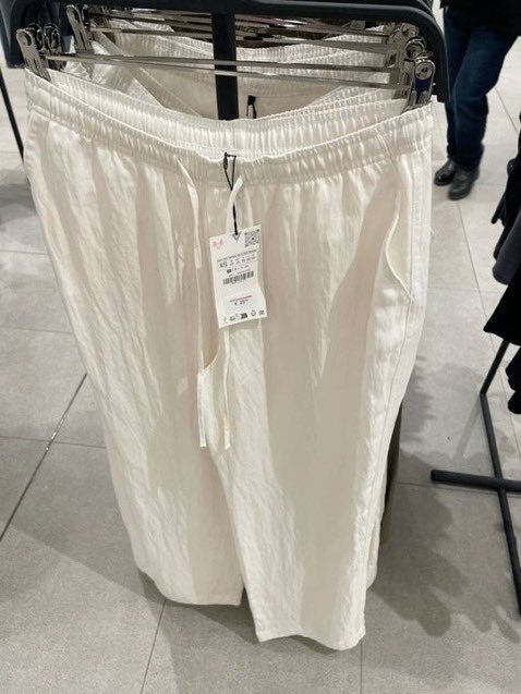 kireipages's tweet photo. HEAR ME OUT... lebih baik invest basic outfit timeless kaya ini https://t.co/lviQf6dtMp