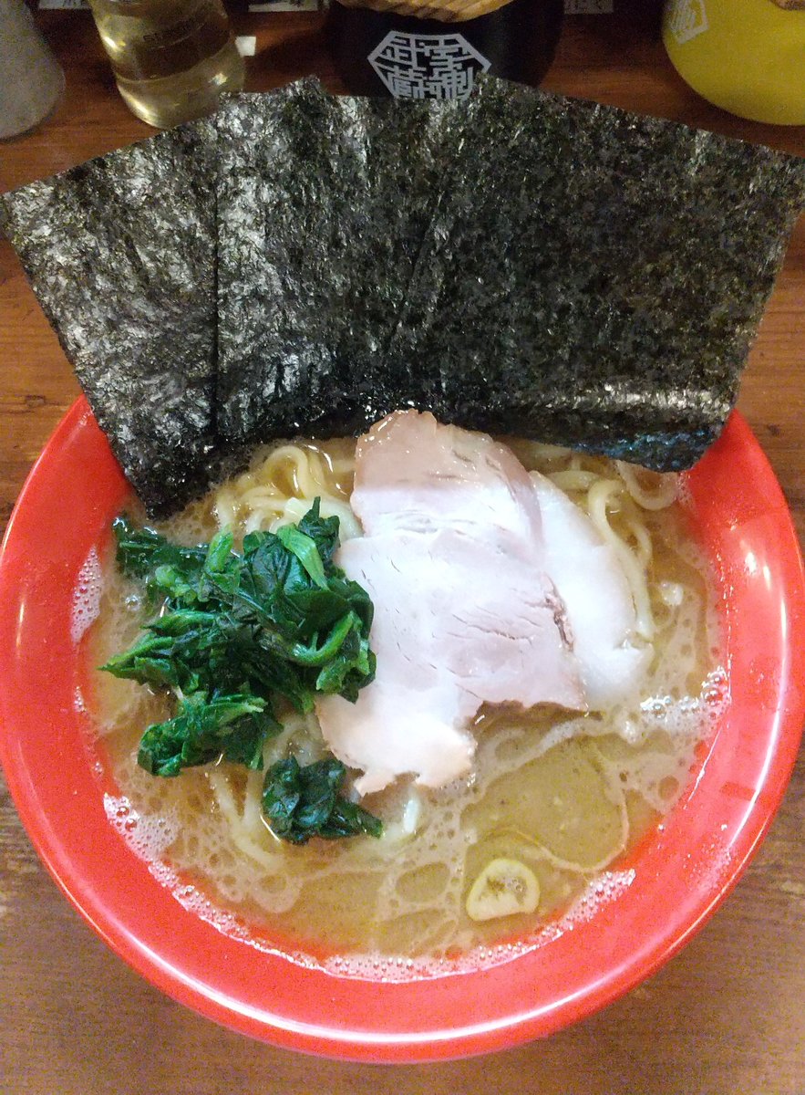 beabettu's tweet photo. お久しぶりの
吉祥寺武蔵家さん😋

甘みと塩味のバランスが
とっても良かったです☺️
モチモチ家系麺も
めっちゃ美味しかったです！👏

#我とラーメン https://t.co/scOzhloW5Z