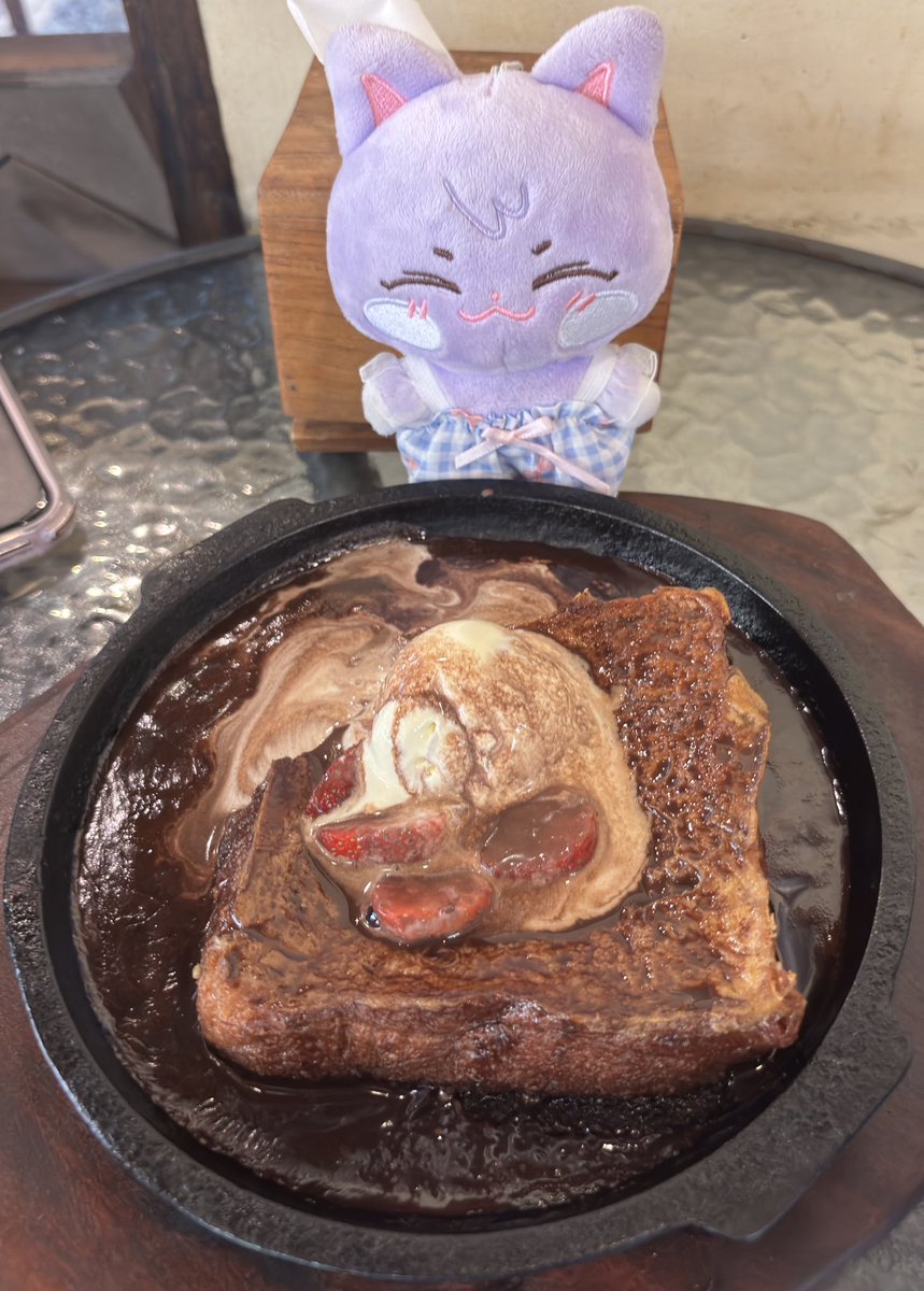 sanniechsn's tweet photo. hampir aja mandi coklat😩 https://t.co/4lLVjFJdAd