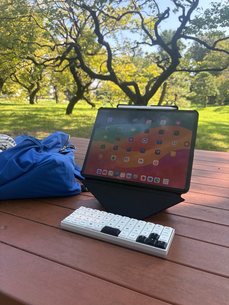 nuovo2003's tweet photo. 今日は、のんびり公園でiPadでネット眺めたりラジオ聴いてのんびり過ごした。山に登らない休みでした、、、 https://t.co/iHXIE7jUzh