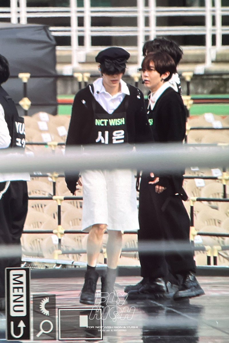 sion0h's tweet photo. 진짜 그만 기여워라
리본있다고 앞이 아니야 ㅜㅜㅠㅜㅠㅜㅜㅜ https://t.co/xKlxBCwcFl