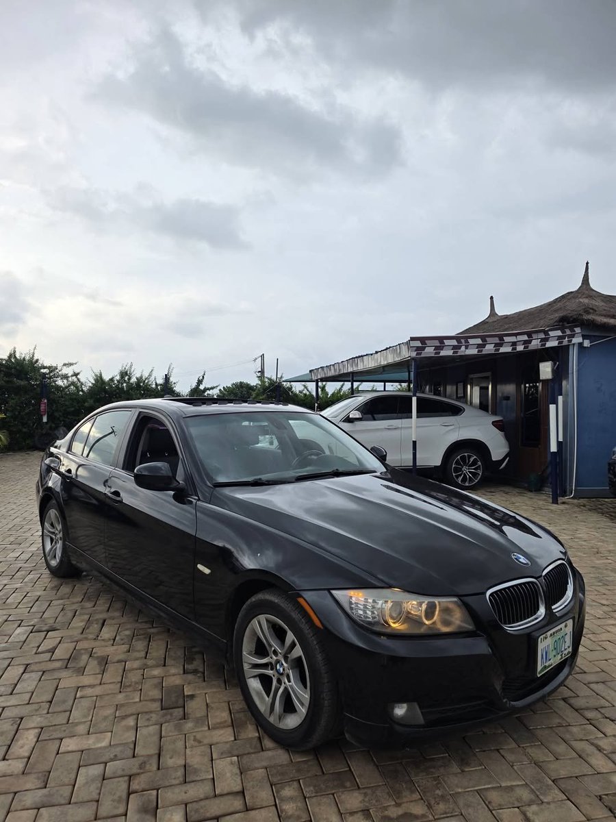 WilJay_1's tweet photo. Pre owned BMW E90 now available.
5 months registered, properly maintained &amp; documented ✅ 
Year: 2009
Price: 5,500,000
Location: Abuja 
Engine capacity: inline 6 (N52) https://t.co/YeVk8gzfUV
