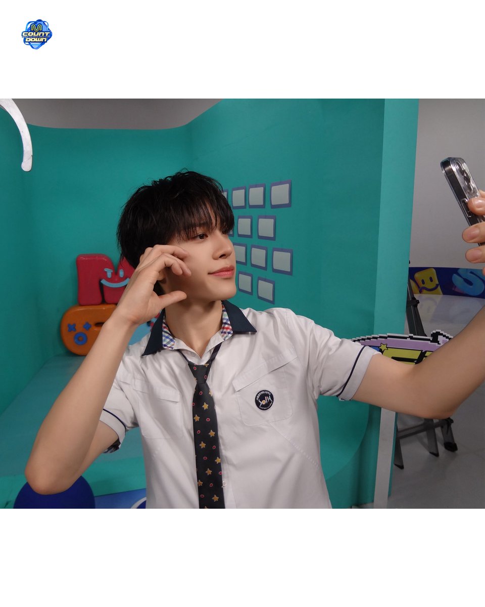 MnetMcountdown's tweet photo. #MCOUNTDOWN #엠카운트다운
#소정환 #SOJUNGHWAN #TREASURE https://t.co/LShAoezJBm