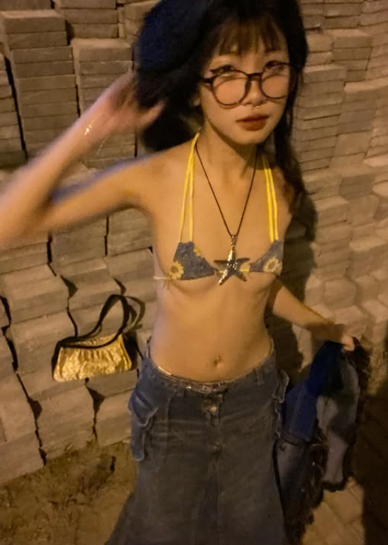 emnubando's tweet photo. Tại công trường lun nhể https://t.co/CQLfWDYEBd