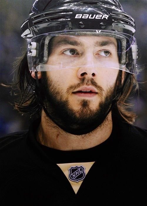 worthhellabucks's tweet photo. are people really questioning the appropriateness of a hockey flow?????? https://t.co/gFgx4qrTgJ
